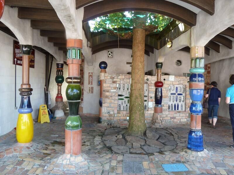 Hundertwasser Toilette in Kawakawa